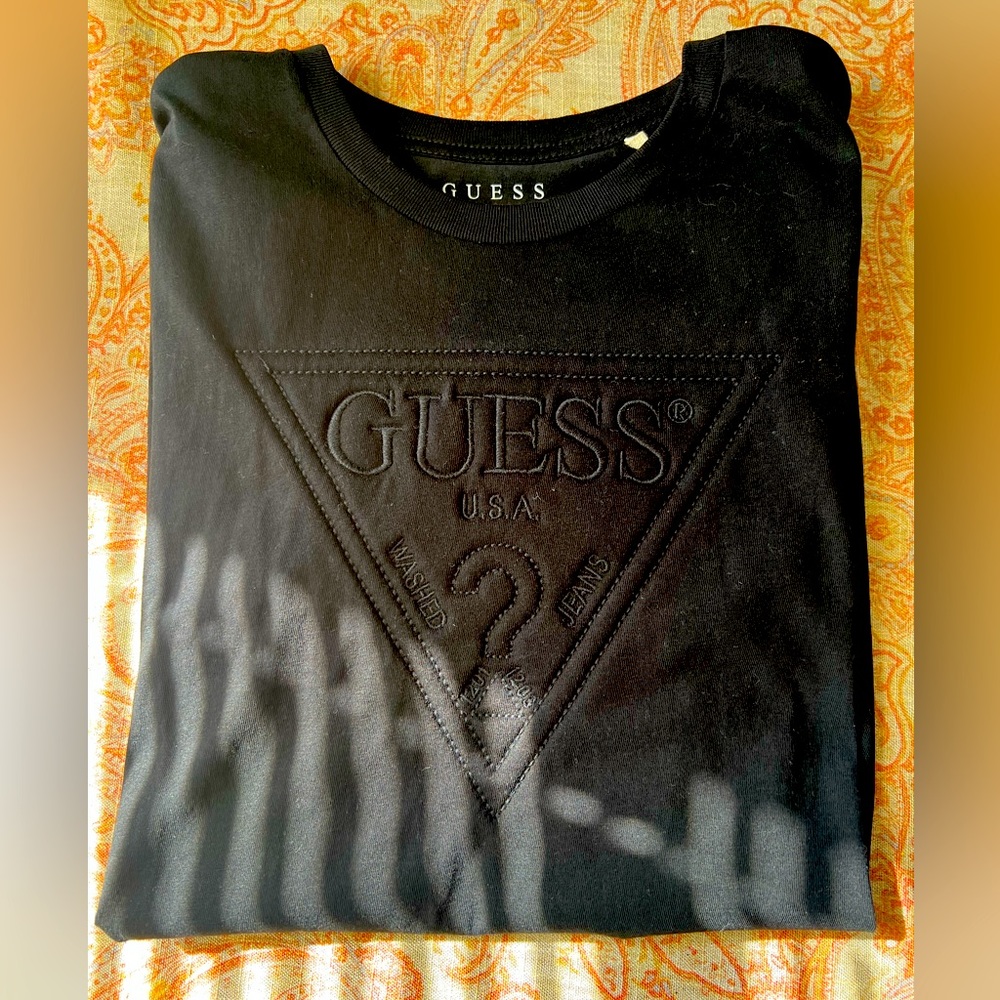 GUESS Men’s Tonal Logo T-shirt
